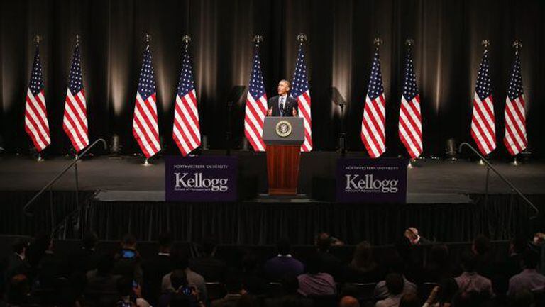 Obama fala para os estudantes da Northwestern University.