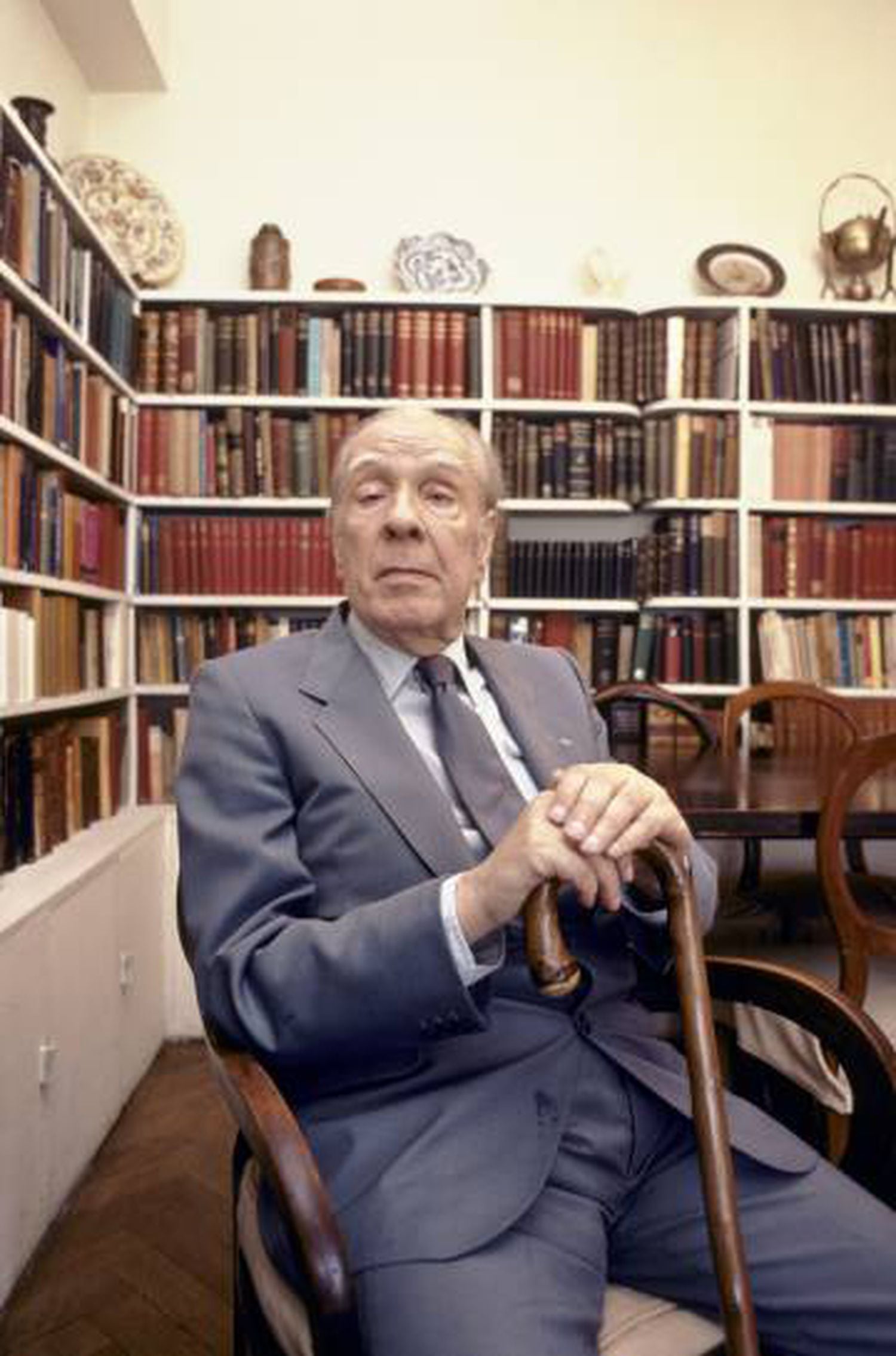 Jorge Luis Borges em sua casa de Buenos Aires, em 1983.