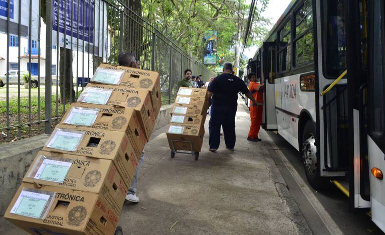 Transporte de urnas eletrônicas em Brasília.
