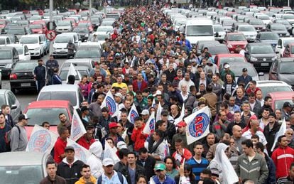 Protesto do Dia Nacional de Paralisa&ccedil;&atilde;o em frente &agrave; Volkswagen, em S&atilde;o Bernardo do Campo, S&atilde;o Paulo.