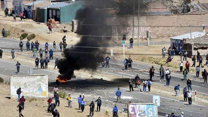 Um conflito entre policiais e mineiros na Bolívia.