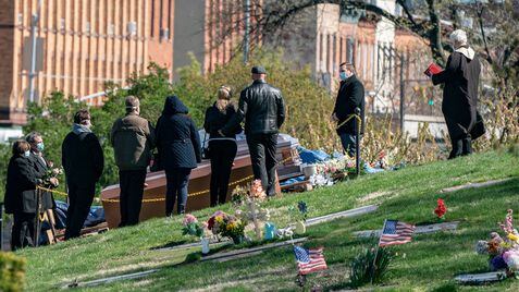 Funeral no The Green-Wood Cemetery, no Brooklyn, em Nova York, neste sábado.