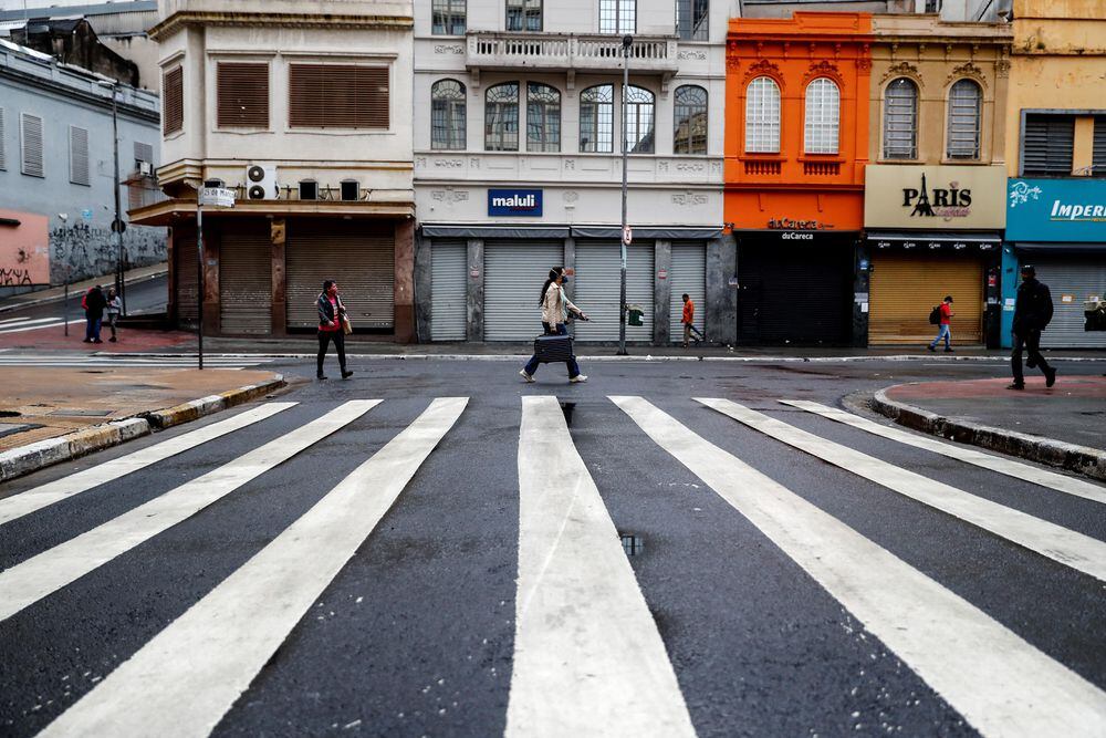 São Paulo já tem 32 cidades em colapso, mas ainda estuda medidas mais duras para restringir a circulação