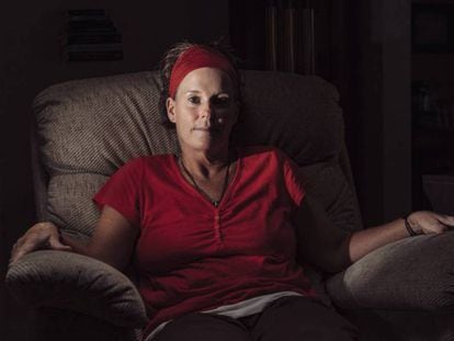 Mary McHale, vítima dos abusos de um sacerdote da Pensilvânia, em sua casa em Reading. No vídeo: Relato de duas vítimas dos padres da Pensilvânia.