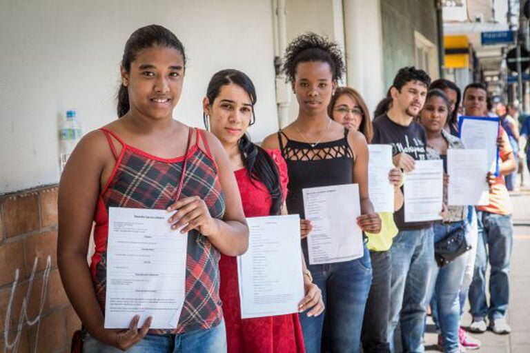 Fila de desemprego em São Paulo.