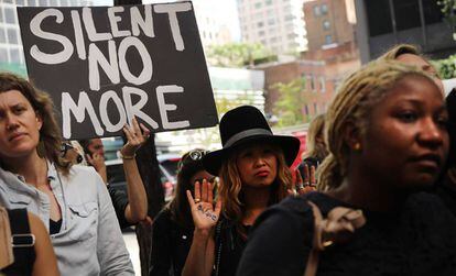 Protesto em Nova York, por um caso de agressão sexual.