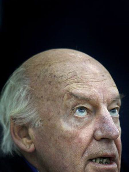 Eduardo Galeano, em um ato em Sevilha em 2010.