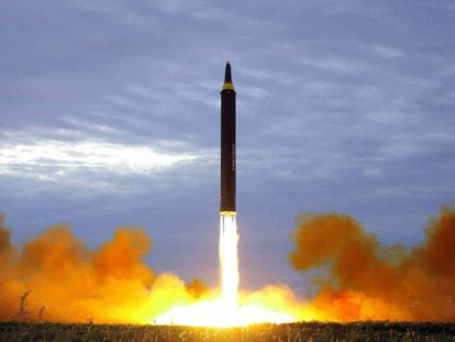 Míssil Hwasong lançado pela Coreia do Norte em agosto e que passou por cima do Japão