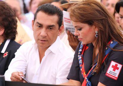 José Luis Abarca e María de los Ángeles Pineda, em maio de 2013.