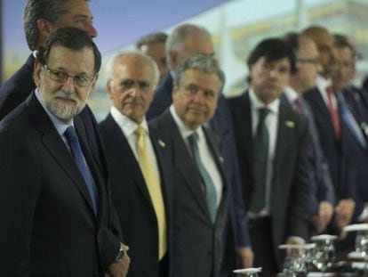 Mariano Rajoy com a equipe do governo Temer