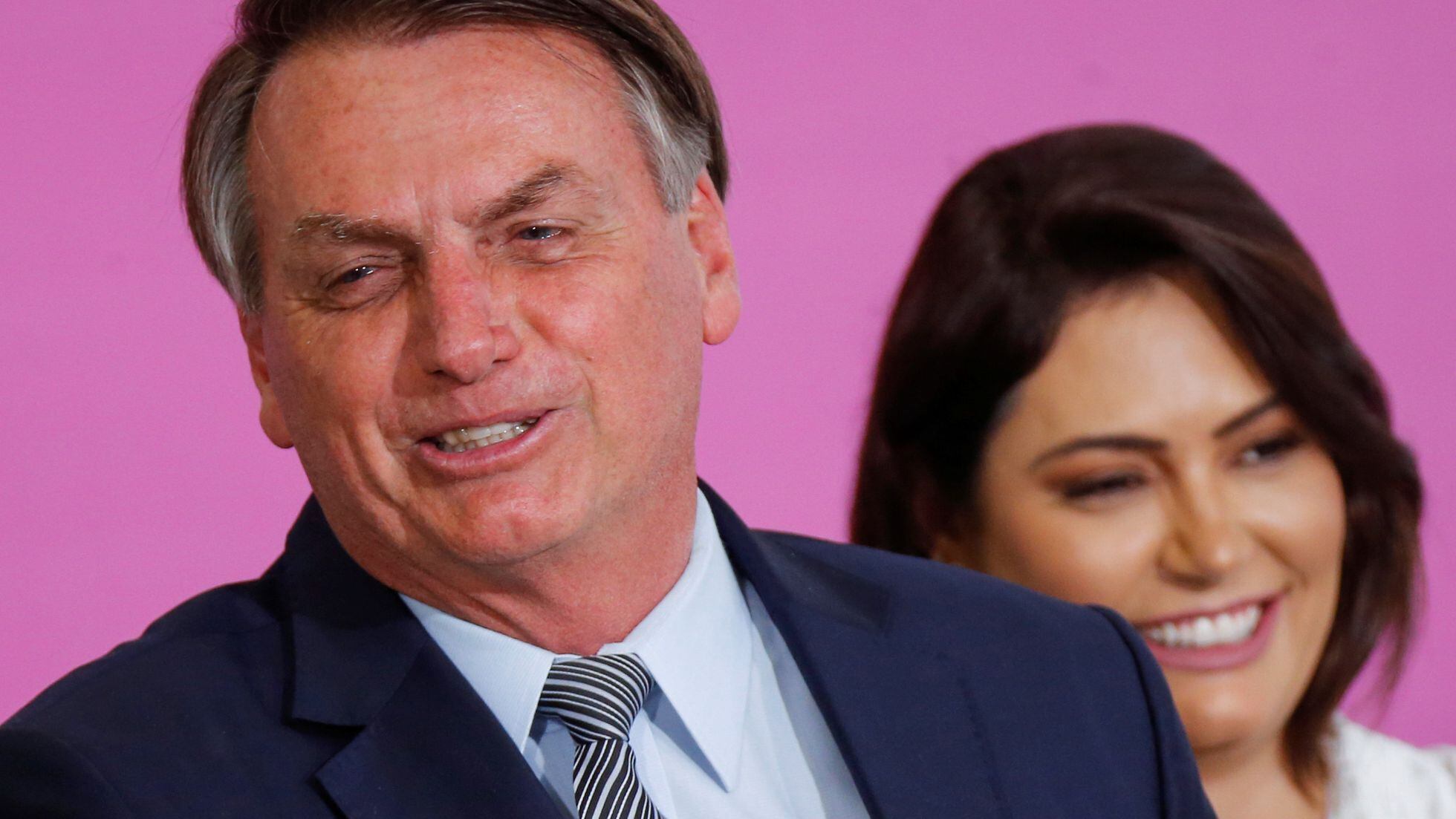 Queiroz fez 27 depósitos para Michelle Bolsonaro, a esposa do presidente,  indica quebra de sigilo, Atualidade