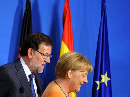Rajoy e Merkel, depois de seu comparecimento conjunto.