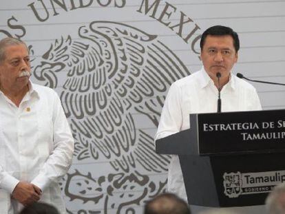 O governador de Tamaulipas (à esq.) e o ministro de Governo.