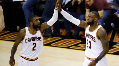 Irving e LeBron lideram primeira vitória dos Cavaliers na série.