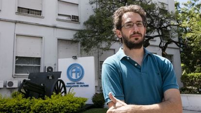 Andrés Cappa, economista despedido da empresa estatal Fabricaciones Militares.