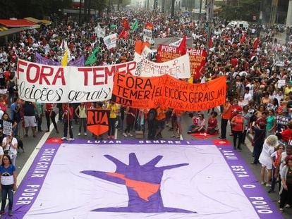 Manifestação na Avenida Paulista, neste domingo.