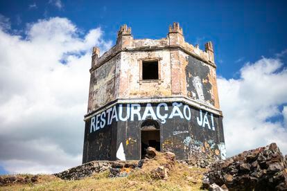 Moradores do Titanzinho lutam por restauração do antigo Farol do Mucuripe, em Fortaleza.