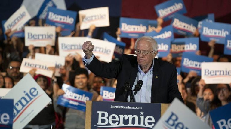 Bernie Sanders neste sábado no Texas, após sua vitória em Nevada.