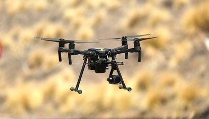 Um drone, em um voo de teste.