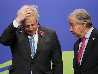 O primeiro-ministro britânico, Boris Johnson, e o secretário-geral da ONU, António Guterres, nesta segunda-feira de manhã em Glasgow.