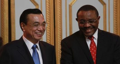 Li Keqiang, com o presidente de Etiopía, Hailemariam Desalegn.
