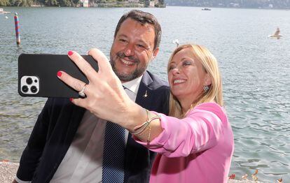 Matteo Salvini, líder da Liga, e Giorgia Meloni, do Irmãos da Itália, no fórum econômico de Cernobbio.