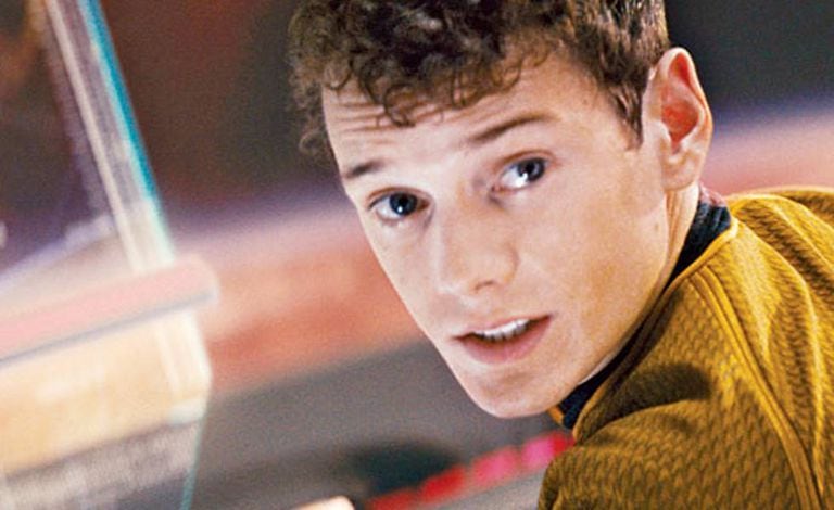 Anton Yelchin como Chekov.