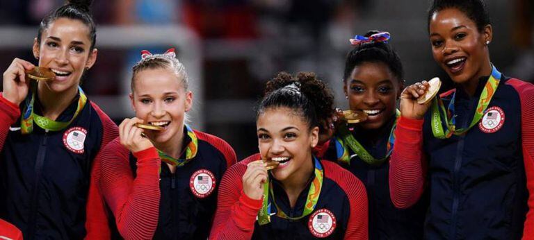 Aly Raisman, Madison Kocian, Lauren Hernandez, Simone Biles e Gabby Douglas nos Jogos do Rio.