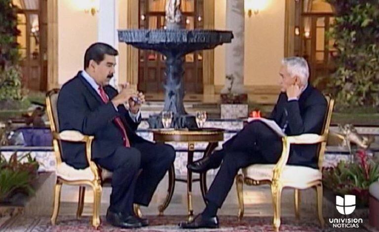 Maduro durante a entrevista a Jorge Ramos (à esquerda)