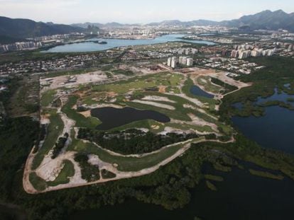 Imagens a&eacute;rea do campo de golfe na Barra de Tijuca. 