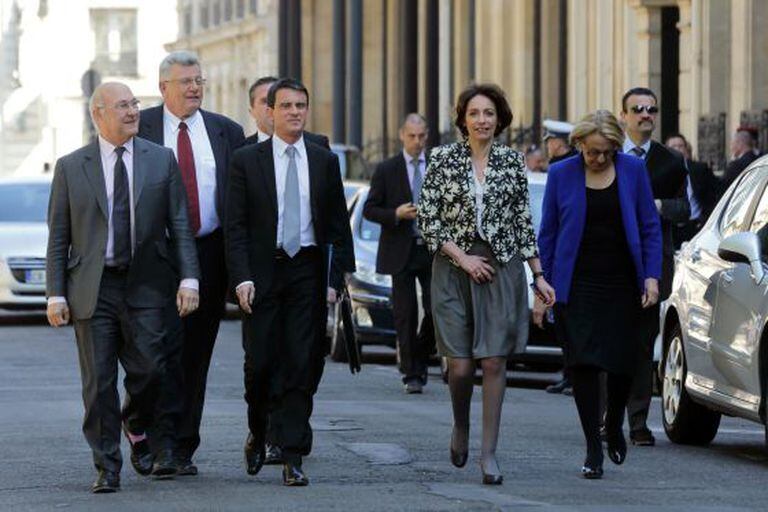 Valls com os membros de seu gabinete.
