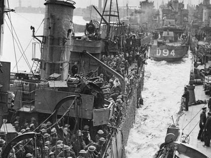 Soldados britânicos evacuados de Dunquerque chegam a Dover