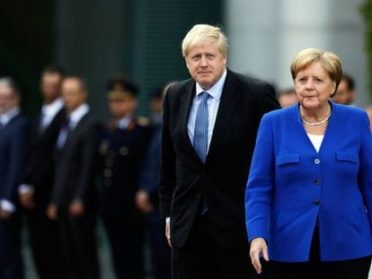 O primeiro-ministro britânico, Boris Johnson, e a chanceler alemã, Angela Merkel, nesta quarta-feira em Berlim