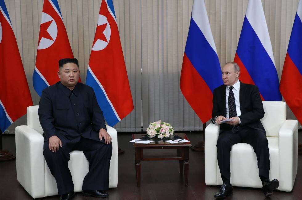Kim e Putin em Vladivostok, na sua primeira cúpula bilateral