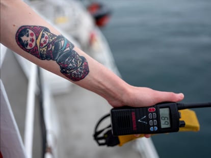 A ativista Sini Saarela fez essa tatuagem depois de ser libertada de uma prisão russa, onde foi detida por lutar contra a exploração de petróleo no Ártico