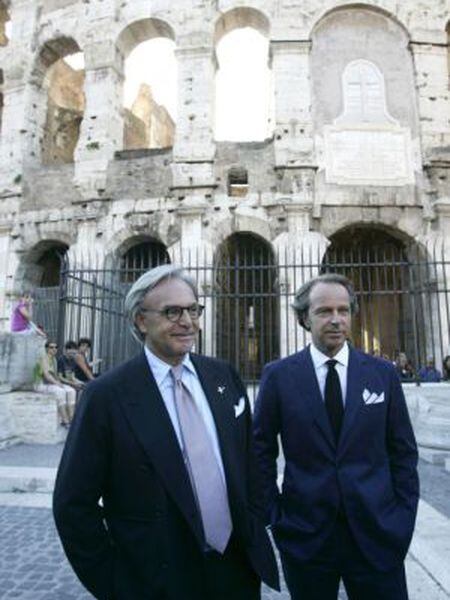 Os magnatas Diego e Andrea Della Valle, donos da Tod's, diante do Coliseu.