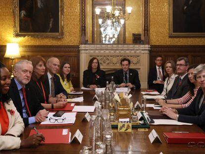 Líderes dos partidos britânicos se reúnem para discutir o escândalo de assédio sexual em Wesminster