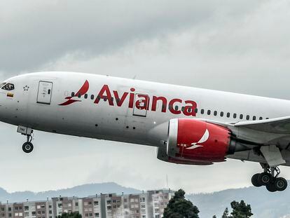 Avião da Avianca no aeroporto El Dorado, em Bogotá.