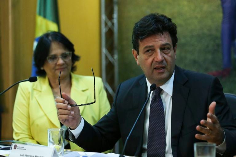 Damares Alves e Luiz Henrique Mandetta, em setembro de 2019.
