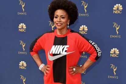 Jenifer Lewis usou roupas da Nike no Emmy para apoiar o atleta