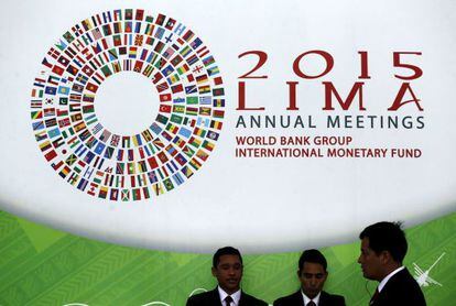 Participantes da reunião do FMI e do Banco Mundial em Lima (Peru).