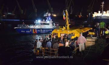 Barco resgatado pela polícia romena de fronteiras