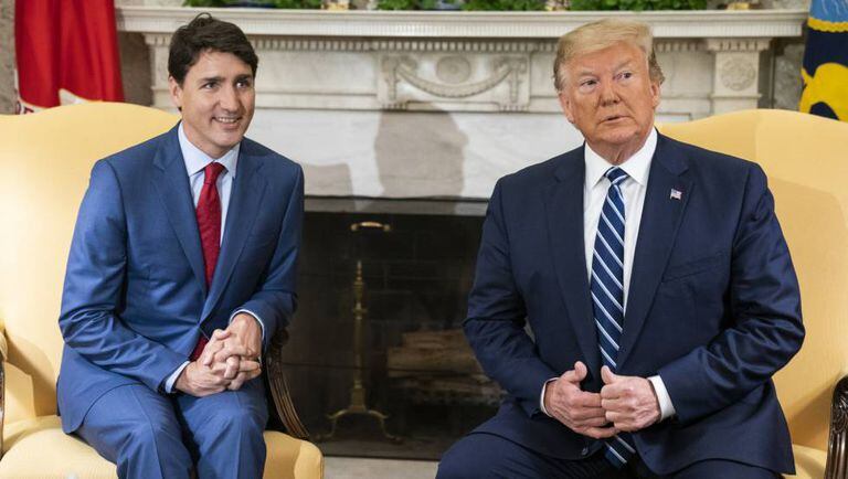 Donald Trump e o primeiro-ministro canadense, Justin Trudeau (esq.), na quinta-feira na Casa Branca.