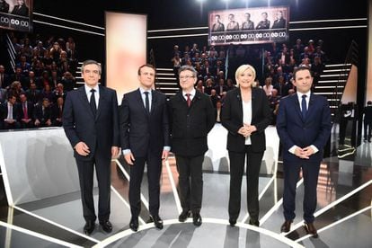 Os cinco candidatos antes do debate.