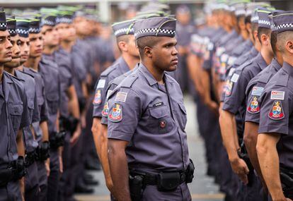 Formatura de soldados da Polícia Militar de São Paulo.