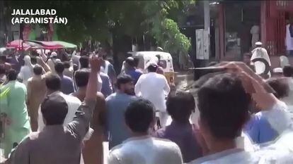 Talibã reage com violência aos primeiros protestos contra seu Governo