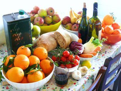 Muita fruta, alguns cereais, azeite e... vinho?