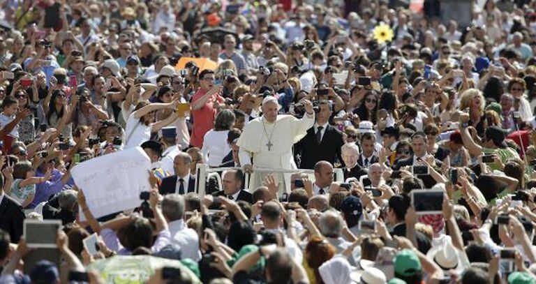 O Papa na Praça de São Pedro (Vaticano).