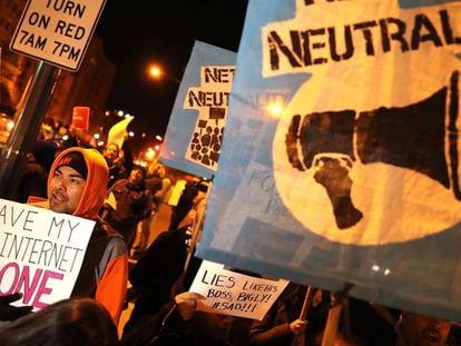 Protesto em Washington contra o fim da neutralidade na rede, na semana passada