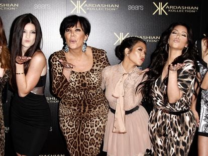 Khloé Kardashian, Kylie Jenner, Kris Jenner, Kourtney Kardashian, Kim Kardashian e Kendall Jenner, em Los Angeles.